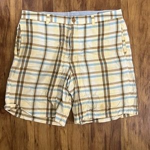 Vineyard Vines Shorts plaid design